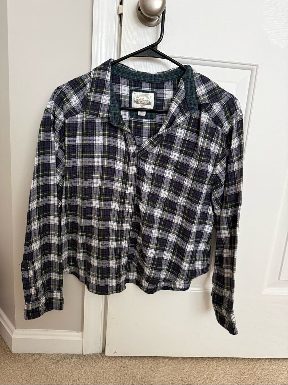 American Eagle Green Navy Plaid Button-Up Shirt